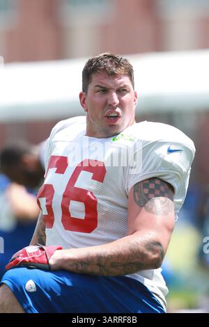 30. Juli 2013: East Rutherford, New Jersey, USA S - New York Giants Tackle DAVID DIEHL (66) während des Giants Trainingslagers im Quest Diagnostics Training Center in East Rutherford, NJ (Bild: © Vinny Carchietta/ZUMAPRESS.com) Stockfoto