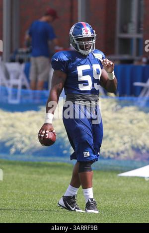 30. Juli 2013: East Rutherford, New Jersey, USA S - Linebacker AARON CURRY (59) während des Giants Trainingscamps im Quest Diagnostics Training Center in East Rutherford, NJ (Bild: © Vinny Carchietta/ZUMAPRESS.com) Stockfoto
