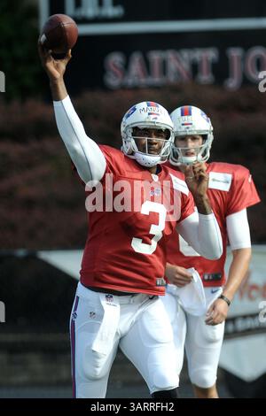 30. Juli 2013: Rochester, New York, USA S - Buffalo Bills Quarterback EJ MANUEL (3) macht den Pass aus der Tasche während eines morgendlichen Trainingslagers am St. John Fisher College in Rochester, NY (Credit Image: © Michael Johnson/ZUMAPRESS.com) Stockfoto