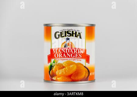 ST. PAUL, MN, USA, 13. APRIL 2025: Produkt und Markenlogo von Geisha Mandarin Orangen. Stockfoto