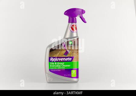 ST. PAUL, MN, USA, 14. APRIL 2025: Verjüngungsmittel für Fugenreiniger und Markenlogo. Stockfoto