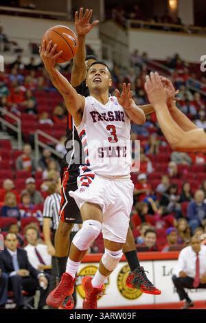 12. Dezember 2012 - 16. November 2013 Fresno, CA. Fresno State Guard Cezar Guerrero im Spiel zwischen den Northridge Matadors und den Fresno State Bulldogs im Save Mart Center in Fresno, CA. Fresno State gewann das Spiel 80 zu 64. (Credit Image: © Phil Hawkins/Cal Sport Media/ZUMAPRESS.com) Stockfoto