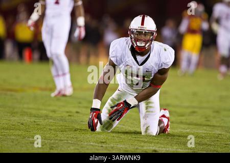16. November 2013 - Los Angeles, CA, Vereinigte Staaten von Amerika - 16. NOVEMBER 2013 Los Angeles, CA. Stanford Wide Receiver (7) Ty Montgomery kann nicht fangen, weil der Ball während des Pac 12-Spiels zwischen den viertplatzierten Stanford Cardinals und den USC Trojans im Los Angeles Memorial Coliseum in Los Angeles, Kalifornien gestürzt wurde. Die USC Trojans besiegten die Stanford Cardinals 20:17. (Obligatorische Gutschrift: Juan Lainez / MarinMedia / Cal Sport Media)(Bild: © Juan Lainez / Marinmedia / CSM/Cal Sport Media/ZUMAPRESS.com) Stockfoto