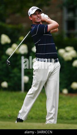 August 2013 - Greensboro, North Carolina, USA S - WEBB SIMPSON fährt den Ball während der zweiten Runde der Wyndham Championship 2013 im Sedgefield Country Club. (Kreditbild: © Wes Hight/ZUMAPRESS.com) Stockfoto