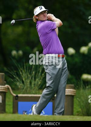 August 2013 - Greensboro, North Carolina, USA S - BRANDT SNEDEKER fährt den Ball während der zweiten Runde der Wyndham Championship 2013 im Sedgefield Country Club. (Kreditbild: © Wes Hight/ZUMAPRESS.com) Stockfoto