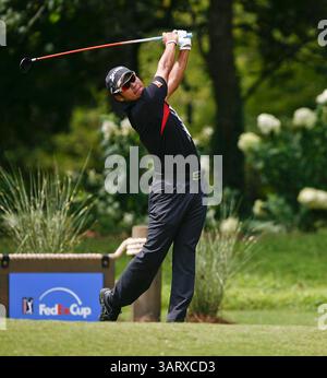 August 2013 - Greensboro, North Carolina, USA S - HIDEKI MATSUYAMA fährt den Ball während der zweiten Runde der Wyndham Championship 2013 im Sedgefield Country Club über das Fairway. (Kreditbild: © Wes Hight/ZUMAPRESS.com) Stockfoto
