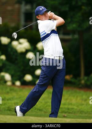 August 2013 - Greensboro, North Carolina, USA S - JORDAN SPIETH fährt den Ball während der zweiten Runde der Wyndham Championship 2013 im Sedgefield Country Club. (Kreditbild: © Wes Hight/ZUMAPRESS.com) Stockfoto