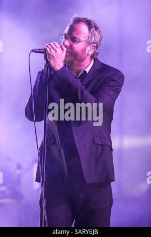 Juni 2013: Raleigh, North Carolina, USA S - DIE NATIONALMANNSCHAFT bringt ihre Tour 2013 nach Raleigh, NC. The National ist eine US-amerikanische Indie-Rock-Band, die 1999 in Cincinnati (Ohio) gegründet wurde und derzeit in Brooklyn (New York) lebt. (Bild: © Andy Martin Jr./ZUMAPRESS.com) Stockfoto