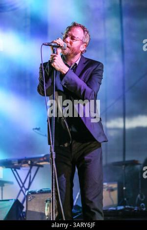 Juni 2013: Raleigh, North Carolina, USA S - DIE NATIONALMANNSCHAFT bringt ihre Tour 2013 nach Raleigh, NC. The National ist eine US-amerikanische Indie-Rock-Band, die 1999 in Cincinnati (Ohio) gegründet wurde und derzeit in Brooklyn (New York) lebt. (Bild: © Andy Martin Jr./ZUMAPRESS.com) Stockfoto