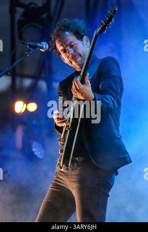 Juni 2013: Raleigh, North Carolina, USA S - DIE NATIONALMANNSCHAFT bringt ihre Tour 2013 nach Raleigh, NC. The National ist eine US-amerikanische Indie-Rock-Band, die 1999 in Cincinnati (Ohio) gegründet wurde und derzeit in Brooklyn (New York) lebt. (Bild: © Andy Martin Jr./ZUMAPRESS.com) Stockfoto