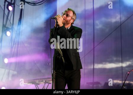 Juni 2013: Raleigh, North Carolina, USA S - DIE NATIONALMANNSCHAFT bringt ihre Tour 2013 nach Raleigh, NC. The National ist eine US-amerikanische Indie-Rock-Band, die 1999 in Cincinnati (Ohio) gegründet wurde und derzeit in Brooklyn (New York) lebt. (Bild: © Andy Martin Jr./ZUMAPRESS.com) Stockfoto