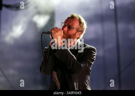 Juni 2013: Raleigh, North Carolina, USA S - DIE NATIONALMANNSCHAFT bringt ihre Tour 2013 nach Raleigh, NC. The National ist eine US-amerikanische Indie-Rock-Band, die 1999 in Cincinnati (Ohio) gegründet wurde und derzeit in Brooklyn (New York) lebt. (Bild: © Andy Martin Jr./ZUMAPRESS.com) Stockfoto