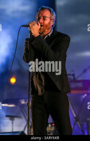 Juni 2013: Raleigh, North Carolina, USA S - DIE NATIONALMANNSCHAFT bringt ihre Tour 2013 nach Raleigh, NC. The National ist eine US-amerikanische Indie-Rock-Band, die 1999 in Cincinnati (Ohio) gegründet wurde und derzeit in Brooklyn (New York) lebt. (Bild: © Andy Martin Jr./ZUMAPRESS.com) Stockfoto