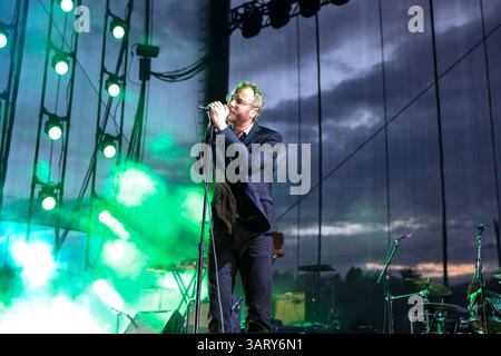 Juni 2013: Raleigh, North Carolina, USA S - DIE NATIONALMANNSCHAFT bringt ihre Tour 2013 nach Raleigh, NC. The National ist eine US-amerikanische Indie-Rock-Band, die 1999 in Cincinnati (Ohio) gegründet wurde und derzeit in Brooklyn (New York) lebt. (Bild: © Andy Martin Jr./ZUMAPRESS.com) Stockfoto