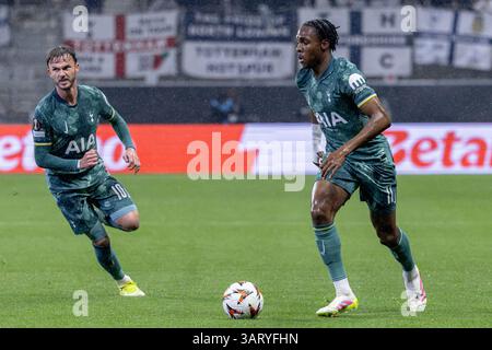 Frankfurt, Deutschland. April 2025. Frankfurt, 17. April 2025: Mathys Tel (11 Tottenham) während des Fußballspiels der UEFA Europa League zwischen Eintracht Frankfurt und Tottenham Hotspurs im Deutschen Bank Park in Frankfurt. Philipp Kresnik (Philipp Kresnik/SPP) Credit: SPP Sport Press Photo. /Alamy Live News Stockfoto