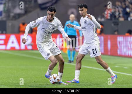 Frankfurt, Deutschland. April 2025. Frankfurt, 17. April 2025: Hugo Ekitiké (11 Frankfurt) während des Fußballspiels der UEFA Europa League zwischen Eintracht Frankfurt und Tottenham Hotspurs im Deutschen Bank Park in Frankfurt. Philipp Kresnik (Philipp Kresnik/SPP) Credit: SPP Sport Press Photo. /Alamy Live News Stockfoto