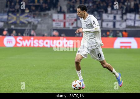 Frankfurt, Deutschland. April 2025. Frankfurt, 17. April 2025: Hugo Ekitiké (11 Frankfurt) während des Fußballspiels der UEFA Europa League zwischen Eintracht Frankfurt und Tottenham Hotspurs im Deutschen Bank Park in Frankfurt. Philipp Kresnik (Philipp Kresnik/SPP) Credit: SPP Sport Press Photo. /Alamy Live News Stockfoto