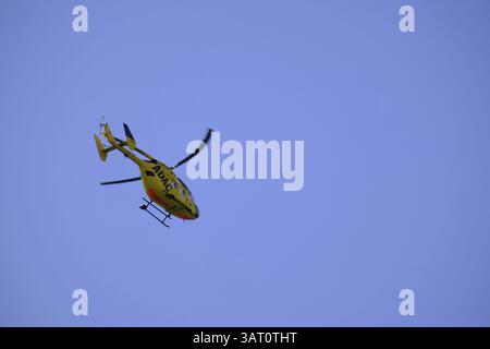 ADAC Rettungshubschrauber in Aktion Stockfoto