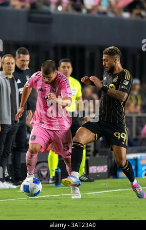 Inter Miami CF-Verteidiger Marcelo Weigandt dribbelt den Ball während eines CONCACAF Champions Cup-Spiels gegen LAFC im Chase Stadium. Stockfoto