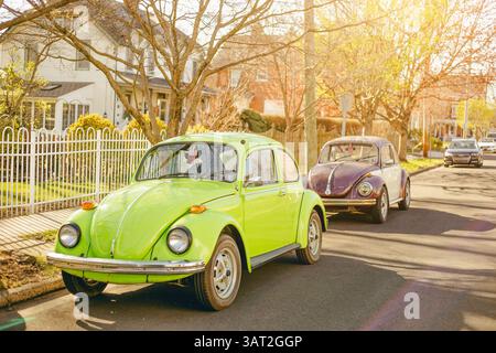 Oldtimer parkten auf einer Wohnstraße in Doyelstown Stockfoto