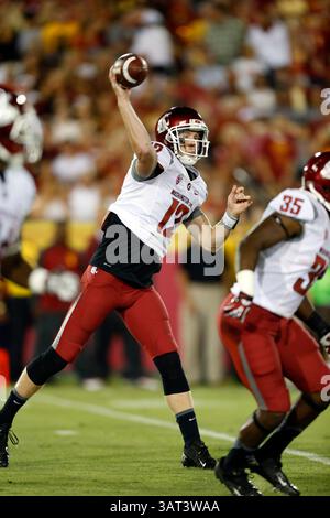 7. September 2013: Washington State Cougars Quarterback Connor Halliday #12 während des NCAA Football Spiels zwischen den USC Trojans und den Washington State Cougars im Coliseum in Los Angeles, Kalifornien. Charles Baus/CSM(Credit Image: © Charles Baus/Cal Sport Media/ZUMAPRESS.com) Stockfoto