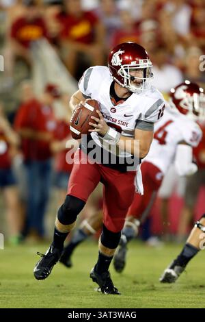 7. September 2013: Washington State Cougars Quarterback Connor Halliday #12 während des NCAA Football Spiels zwischen den USC Trojans und den Washington State Cougars im Coliseum in Los Angeles, Kalifornien. Charles Baus/CSM(Credit Image: © Charles Baus/Cal Sport Media/ZUMAPRESS.com) Stockfoto