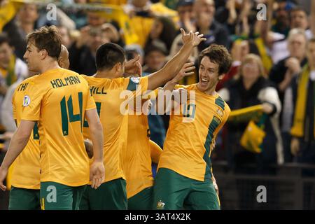 11. Juni 2013 – Etihad Stadium, Victoria, Australien – Robbie KRUSE aus Australien feiert sein Tor in einem Qualifikationsspiel zur FIFA-Weltmeisterschaft 2014 in der vierten Runde zwischen Australien und Jordanien im Etihad Stadium, Melbourne, Australien. (Bild: © Sydney Low/ZUMAPRESS.com) Stockfoto