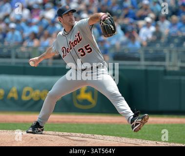 12. Juni 2013 – Kansas City, MO, USA – Justin Verlander von den Detroit Tigers spielt am Mittwoch, den 12. Juni 2013 in Kansas City, Missouri gegen die Kansas City Royals. (Kreditbild: © John Sleezer/MCT/ZUMAPRESS.com) Stockfoto