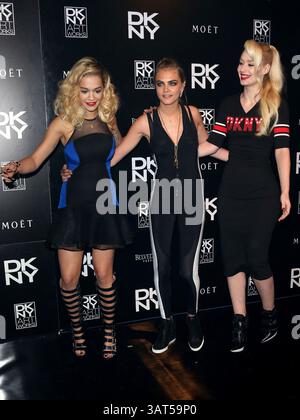 Juni 2013 - London, England - nur Verkauf in den USA....12. Juni 2013, London....(L-R) Rita ora, Cara Delevingne und Iggy Azalea beim DKNY Artworks-Launch am 12. Juni 2013 in London (Credit Image: © Famous/Ace Pictures/ZUMAPRESS.com) Stockfoto
