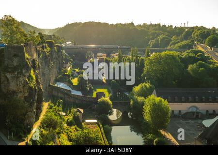 Die Passerelle, auch bekannt als das Luxemburger Viadukt, ist ein Viadukt in Luxemburg-Stadt im Süden Luxemburgs. Stockfoto