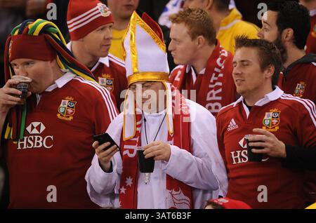 29. Juni 2013 - Melbourne, Victoria, Australien - Lions Fans vor dem Spiel der British und Irish Lions Australian Tour 2013 gegen die Wallabies im Etihad Stadium, Melbourne, Australien (Bild: © Theo Karanikos/ZUMAPRESS.com) Stockfoto