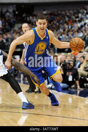 27. November 2013: Der Schießwächter Klay Thompson #11 bei einem NBA-Spiel zwischen den Golden State Warriors und den Dallas Mavericks im American Airlines Center in Dallas besiegte TX Dallas den Golden State 103–99 (Bild: © Albert Pena/Cal Sport Media/ZUMAPRESS.com) Stockfoto
