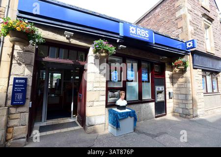 8. Juli 2013 - Liverpool, Merseyside, Vereinigtes Königreich Großbritannien & N. Irland - ANDY MURRAY - KUCHEN, SET UND MATCH Pic Shows. Während Murray Mania das Vereinigte Königreich durchfegt, will jeder ein Stück Action von diesem lebensechten Kuchen des britischen Tennis-Ass. Der Kuchen reiste heute nach Dunblane in Schottland. Die Kuchenkünstlerin Michelle Wibowo hat ein Leben wie Victoria-Schwammbüste der WIMBLEDON CHOMPION von Hand gestaltet, um Andys historischen Sieg zu feiern. Der Kuchen kostete die Künstlerin Michelle aus Burgess Hill, Sussex, vier Tage, um den Kuchen zu machen - mit 5 kg Zuckerguss und 30 Eiern. Mit einem Gewicht von 25 kg und einem Gewicht von 26 Zoll Stockfoto