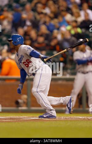 24. September 2013 – San Francisco, CA, Vereinigte Staaten von Amerika – 24. September 2013 San Francisco, CA..Los Angeles Dodgers Outfielder Yasiel Puig während eines Baseballspiels in der Major League gegen die San Francisco Giants im AT & T Park in San Francisco, Kalifornien. Die Dodgers gewannen 2:1...Daniel Gluskoter/CSM (Kreditbild: © Daniel Gluskoter/Cal Sport Media/ZUMAPRESS.com) Stockfoto