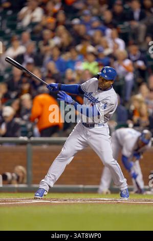 24. September 2013 – San Francisco, CA, Vereinigte Staaten von Amerika – 24. September 2013 San Francisco, CA..Los Angeles Dodgers Outfield Carl Crawford während eines Spiels in der Major League Baseball gegen die San Francisco Giants im AT & T Park in San Francisco, Kalifornien. Die Dodgers gewannen 2:1...Daniel Gluskoter/CSM (Kreditbild: © Daniel Gluskoter/Cal Sport Media/ZUMAPRESS.com) Stockfoto