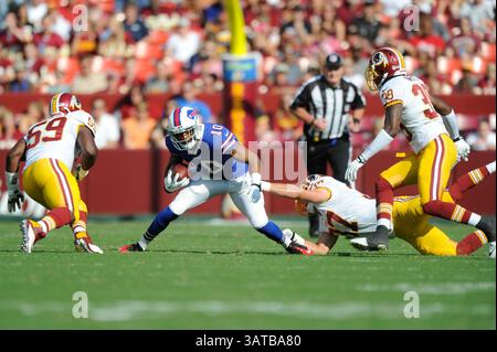 24. AUGUST 2013: Robert Woods (10) stürzt den Ball während des Vorsaison-Matchups zwischen den Buffalo Bills und den Washington Redskins im FedEx Field in Landover, MD. (Bild: © John Middlebrook/Cal Sport Media/ZUMAPRESS.com) Stockfoto