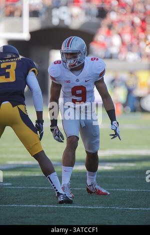 September 2013 - Berkeley, CA, USA - 14. September 2013 - Berkeley CA, USA - Ohio State WR # 9 Devin Smith, der sich während des NCAA Football-Spiels zwischen Ohio State Buckeyes und California Golden Bears im Memorial Stadium Berkeley Calif auf der Linie aufhält(Kreditbild: © Thurman James/Cal Sport Media/ZUMAPRESS.com) Stockfoto