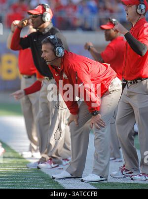 September 2013 - Berkeley, CA, USA - 14. September 2013 - Berkeley CA, USA - Ohio State Head Coach Urban Meyer während des NCAA Football-Spiels zwischen Ohio State Buckeyes und California Golden Bears im Memorial Stadium Berkeley Calif (Kreditbild: © Thurman James/Cal Sport Media/ZUMAPRESS.com) Stockfoto