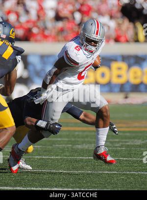 September 2013 - Berkeley, CA, USA - 14. September 2013 - Berkeley CA, USA - Ohio State WR # 6 Evan Spencer Break Away from a Cal Player Wrap in NCAA Football Game zwischen Ohio State Buckeyes und California Golden Bears im Memorial Stadium Berkeley Calif(Kreditbild: © Thurman James/Cal Sport Media/ZUMAPRESS.com) Stockfoto