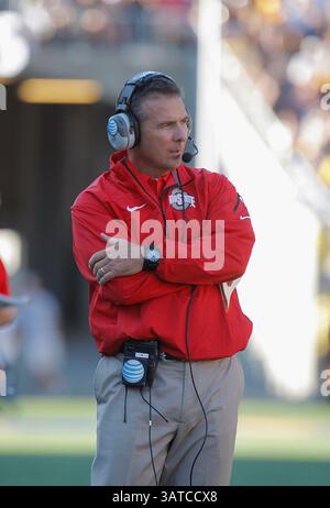 September 2013 - Berkeley, CA, USA - 14. September 2013 - Berkeley CA, USA - Ohio State Head Coach Urban Meyer während des NCAA Football-Spiels zwischen Ohio State Buckeyes und California Golden Bears im Memorial Stadium Berkeley Calif (Kreditbild: © Thurman James/Cal Sport Media/ZUMAPRESS.com) Stockfoto