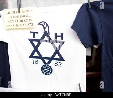Dezember 2012 - London, Vereinigtes Königreich - 16. Dezember 2012 - London, Vereinigtes Königreich - Ein Verkäufer außerhalb der White Hart Lane, der Yid Army T-Shirts verkauft..Tottenham V Swansea - Premier League - White Hart Lane, London- 16/12/12 - Bild David Klein/Sportimage(Credit Image: &Copy; Sportimage/David Klein/Sportimage/Cal Sport Media)(Credit Image: © David Klein/Cal Sport Media/ZUMAPRESS.com) Stockfoto