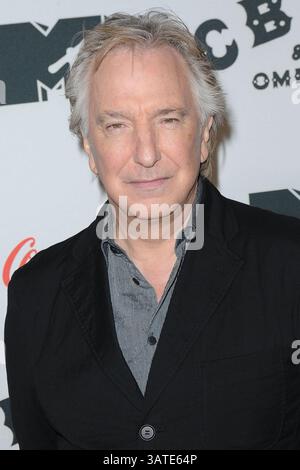 8. Oktober 2013 - New York, NY, USA - Alan Rickman besucht die Premiere von „CBGB: The Movie“ während des CBGB Music & Film Festivals 2013 im Landmark Sunshine Cinema am 8. Oktober 2013 in New York City (Credit Image: © Kristin Callahan - Ace Pictures/Ace Pictures/ZUMAPRESS.com) Stockfoto