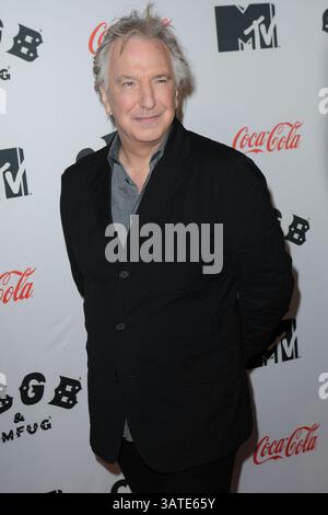 8. Oktober 2013 - New York, NY, USA - Alan Rickman besucht die Premiere von „CBGB: The Movie“ während des CBGB Music & Film Festivals 2013 im Landmark Sunshine Cinema am 8. Oktober 2013 in New York City (Credit Image: © Kristin Callahan - Ace Pictures/Ace Pictures/ZUMAPRESS.com) Stockfoto