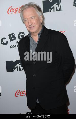 8. Oktober 2013 - New York, NY, USA - Alan Rickman besucht die Premiere von „CBGB: The Movie“ während des CBGB Music & Film Festivals 2013 im Landmark Sunshine Cinema am 8. Oktober 2013 in New York City (Credit Image: © Kristin Callahan - Ace Pictures/Ace Pictures/ZUMAPRESS.com) Stockfoto