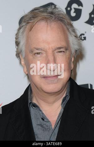 8. Oktober 2013 - New York, NY, USA - Alan Rickman besucht die Premiere von „CBGB: The Movie“ während des CBGB Music & Film Festivals 2013 im Landmark Sunshine Cinema am 8. Oktober 2013 in New York City (Credit Image: © Kristin Callahan - Ace Pictures/Ace Pictures/ZUMAPRESS.com) Stockfoto