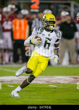 7. November 2013: Oregon Ducks Running Back de’Anthony Thomas (6) im NCAA Football-Spiel zwischen den Stanford Cardinal und den Oregon Ducks im Stanford Stadium in Palo Alto, CA. Stanford besiegte Oregon mit 26:20. Damon Tarver/Cal Sport Media (Kreditbild: © Damon Tarver/Cal Sport Media/ZUMAPRESS.com) Stockfoto