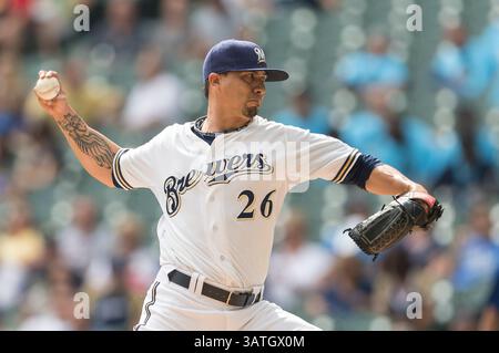 19. September 2013 – Milwaukee, Wisconsin, Vereinigte Staaten von Amerika – 19. September 2013: Der Starthändler Kyle Lohse #26 von Milwaukee Brewers liefert im Miller Park in Milwaukee, WI, einen frühen Platz im Major League Baseball Spiel zwischen den Milwaukee Brewers und den Chicago Cubs. John Fisher/CSM(Bild: © John Fisher/Cal Sport Media/ZUMAPRESS.com) Stockfoto