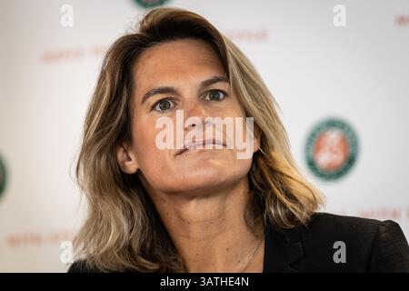 Paris, Frankreich, Frankreich. April 2025. French Open Direktorin Amelie MAURESMO während der Pressekonferenz von Roland Garros 2025, French Open 2025, Grand Slam Tennis Turnier im Roland-Garros Stadion am 17. April 2025 in Paris. (Kreditbild: © Matthieu Mirville/ZUMA Press Wire) NUR REDAKTIONELLE VERWENDUNG! Nicht für kommerzielle ZWECKE! Stockfoto