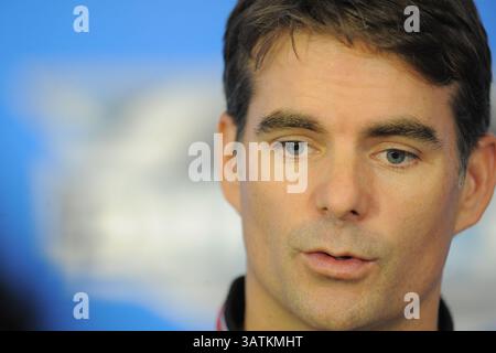 10. Dezember 2011 - USA - Fahrer Jeff Gordon während NASCAR Medien vor dem Daytona 500 auf dem Daytona International Speedway am 16. Februar 2012 in Daytona Beach, Florida, Daytona Beach, Fla... ZUMA PRESS/Scott A. Miller (Kredit-Bild: © Scott A. Miller über ZUMA Draht) Stockfoto