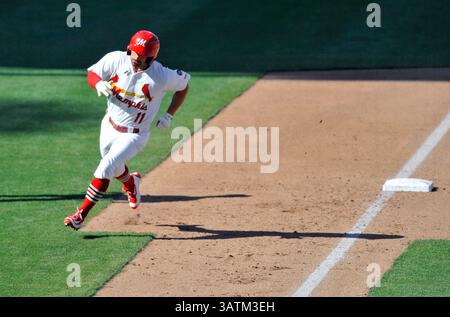 22. Mai 2016: Memphis Infield Dean Anna rundet die dritte Basis während des achten Inning eines MiLB-Baseballspiels zwischen dem Round Rock Express und Memphis Redbirds im AutoZone Park in Memphis, TN. Memphis gewann mit 8:1. Austin McAfee/CSM(Kreditbild: © Austin McAfee/CSM via ZUMA Wire) Stockfoto